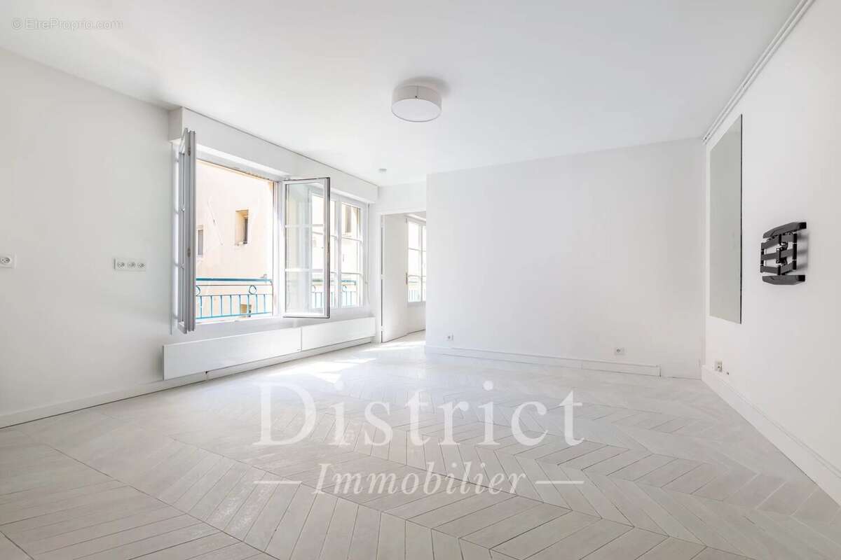 Appartement à PARIS-2E