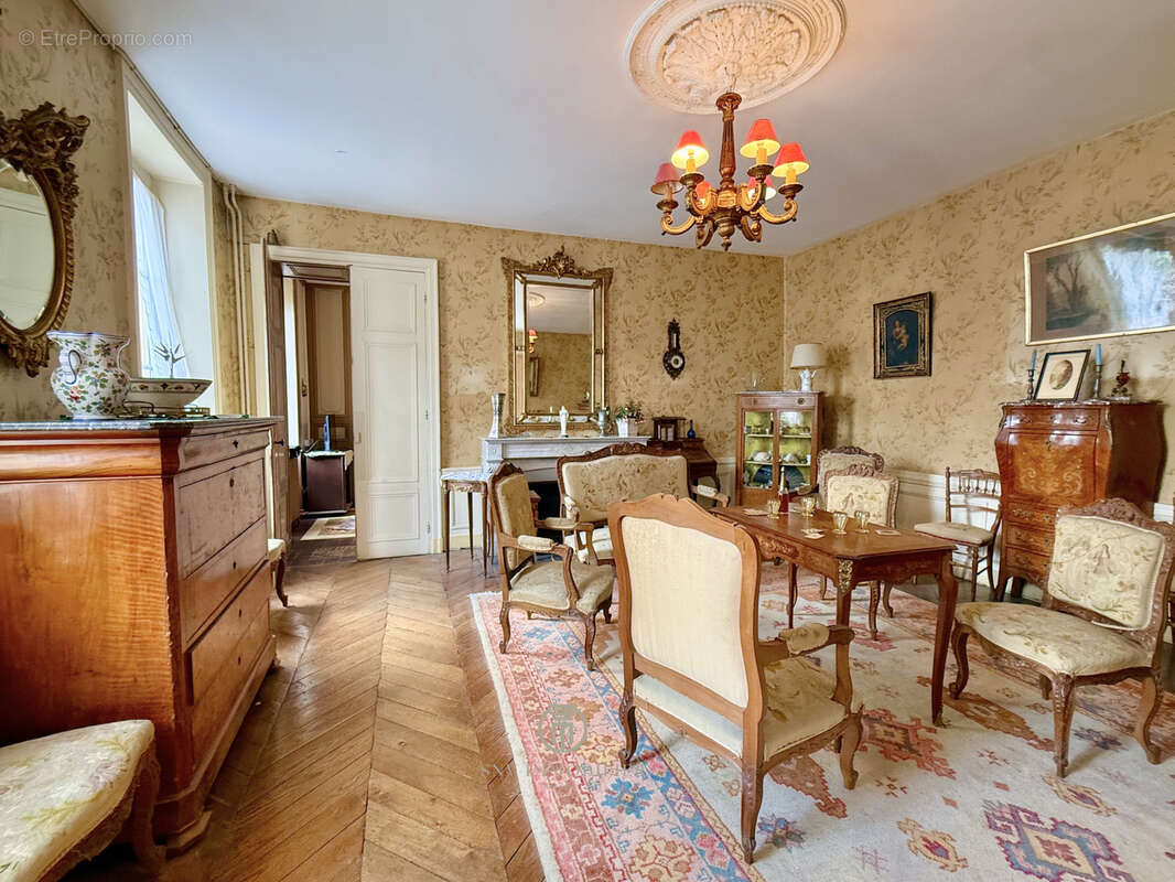 Maison à PARAY-LE-MONIAL