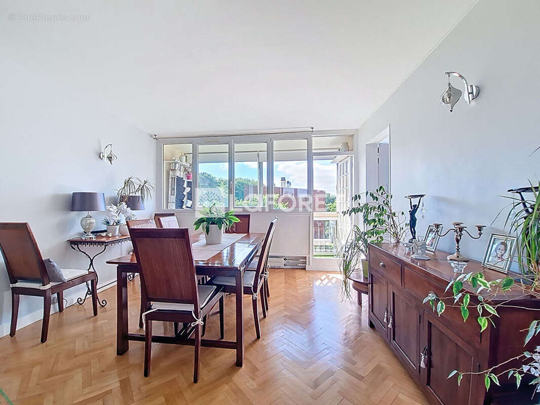 Appartement à VERNEUIL-SUR-SEINE