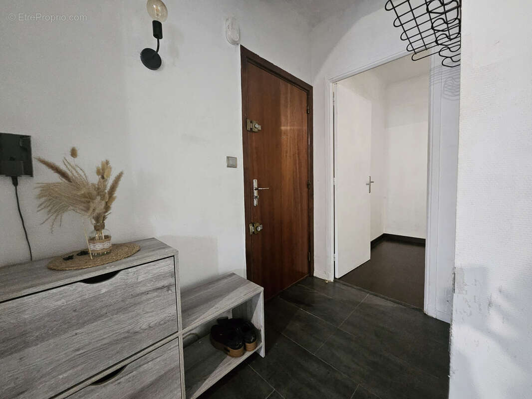 Appartement à L'ESCARENE
