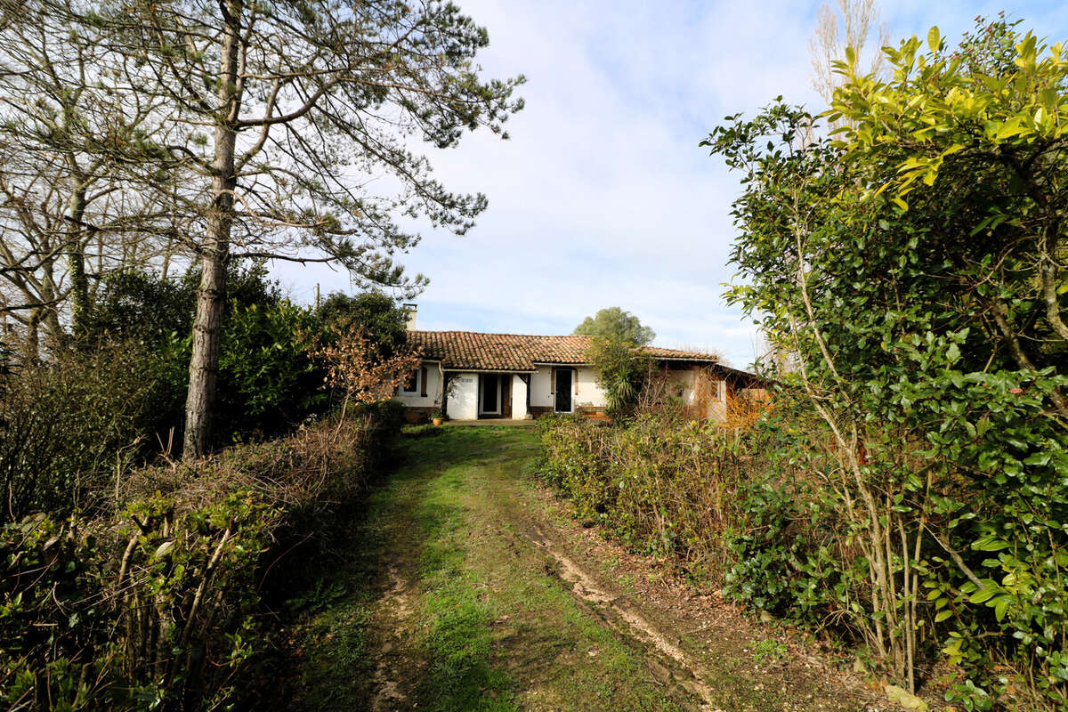 Maison à SARAMON