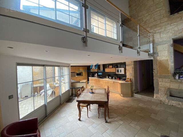 A  vendre bien d'exception,  maison de ville, la campagne en ultra centre - photo 3