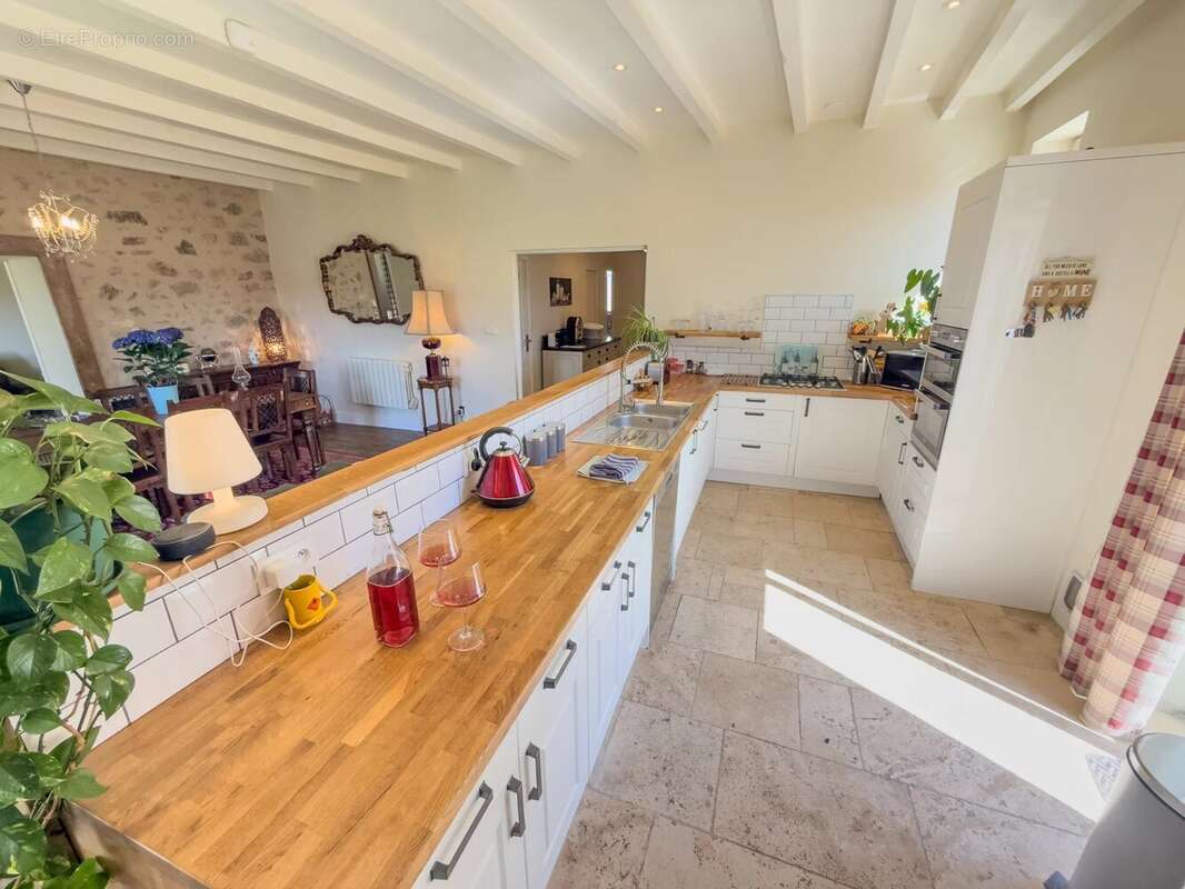 Maison à SAINT-SAUD-LACOUSSIERE