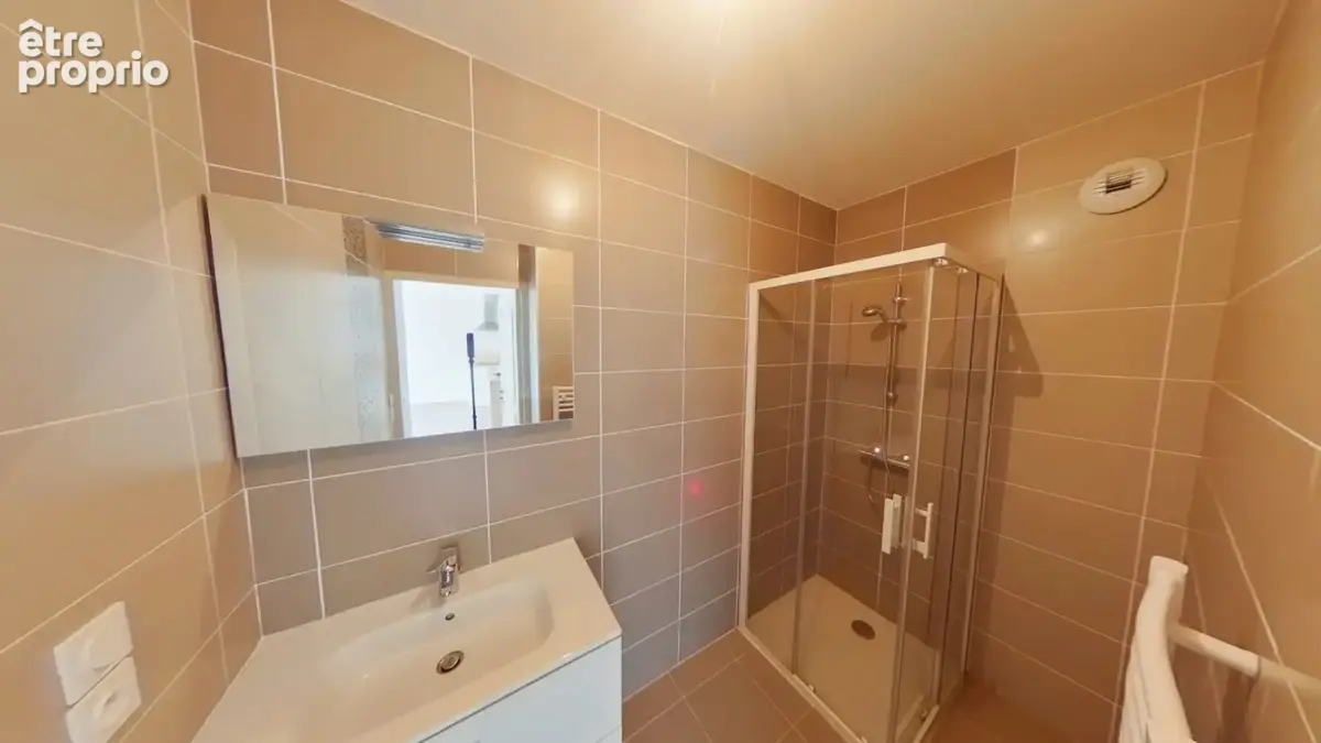 Appartement 45 m² à Saint-Just-Saint-Rambert  - photo 4