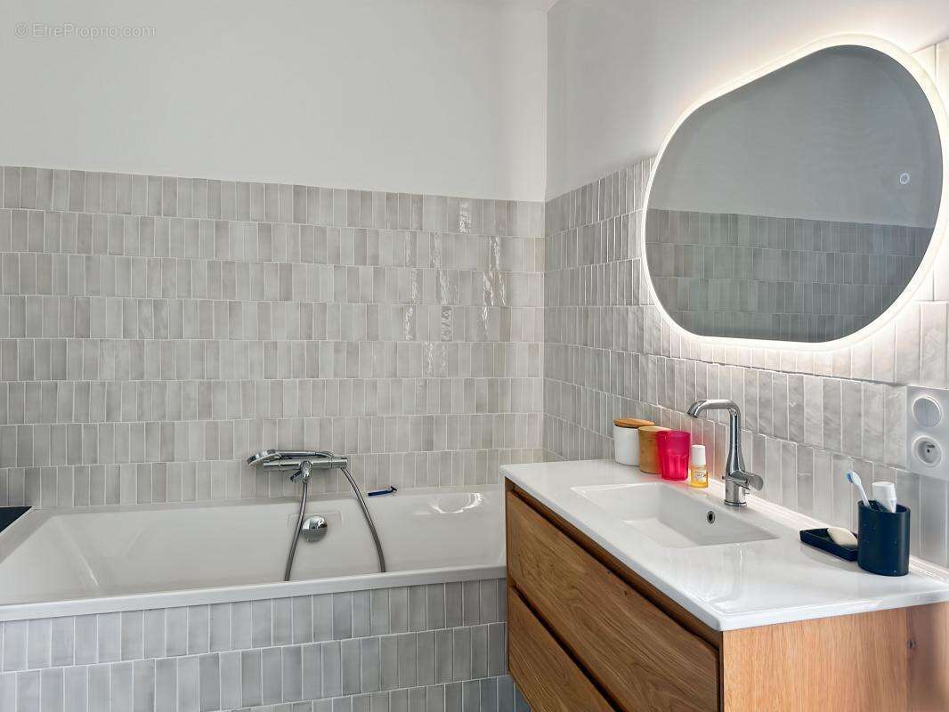 Maison à LA BAUME-CORNILLANE