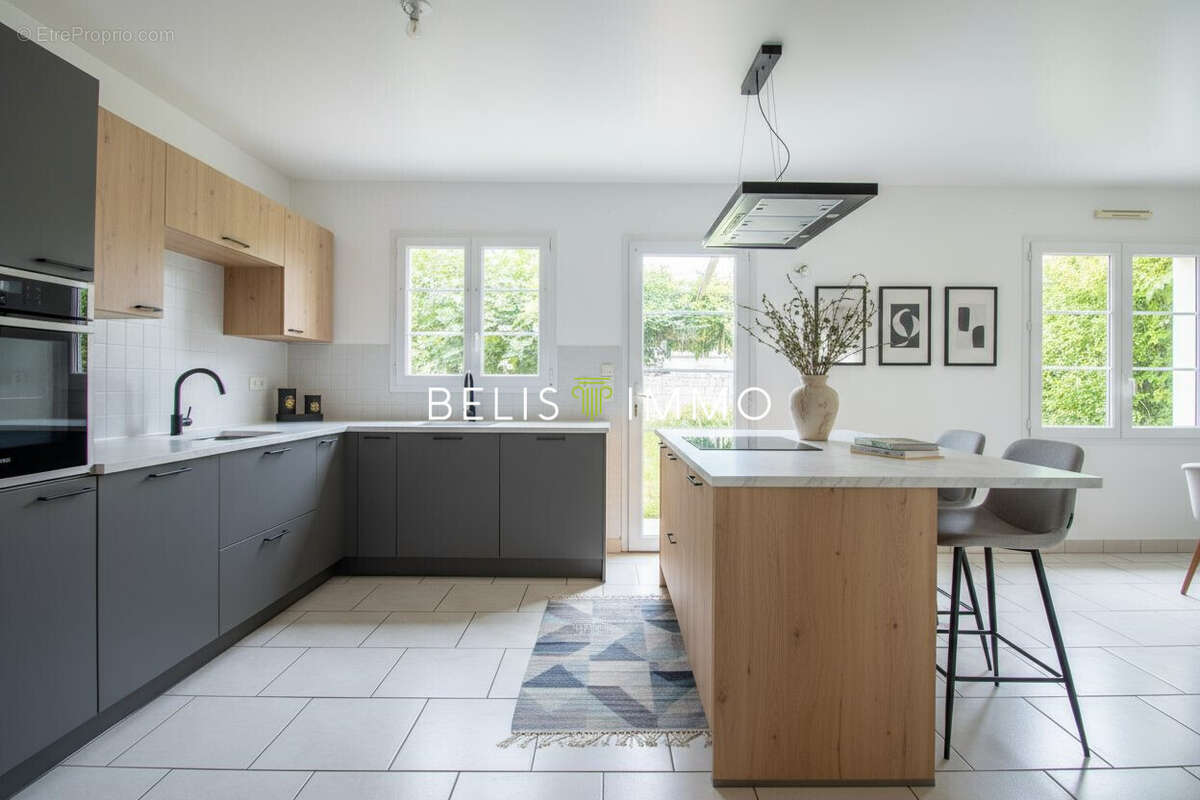 Maison à MONTLOUIS-SUR-LOIRE