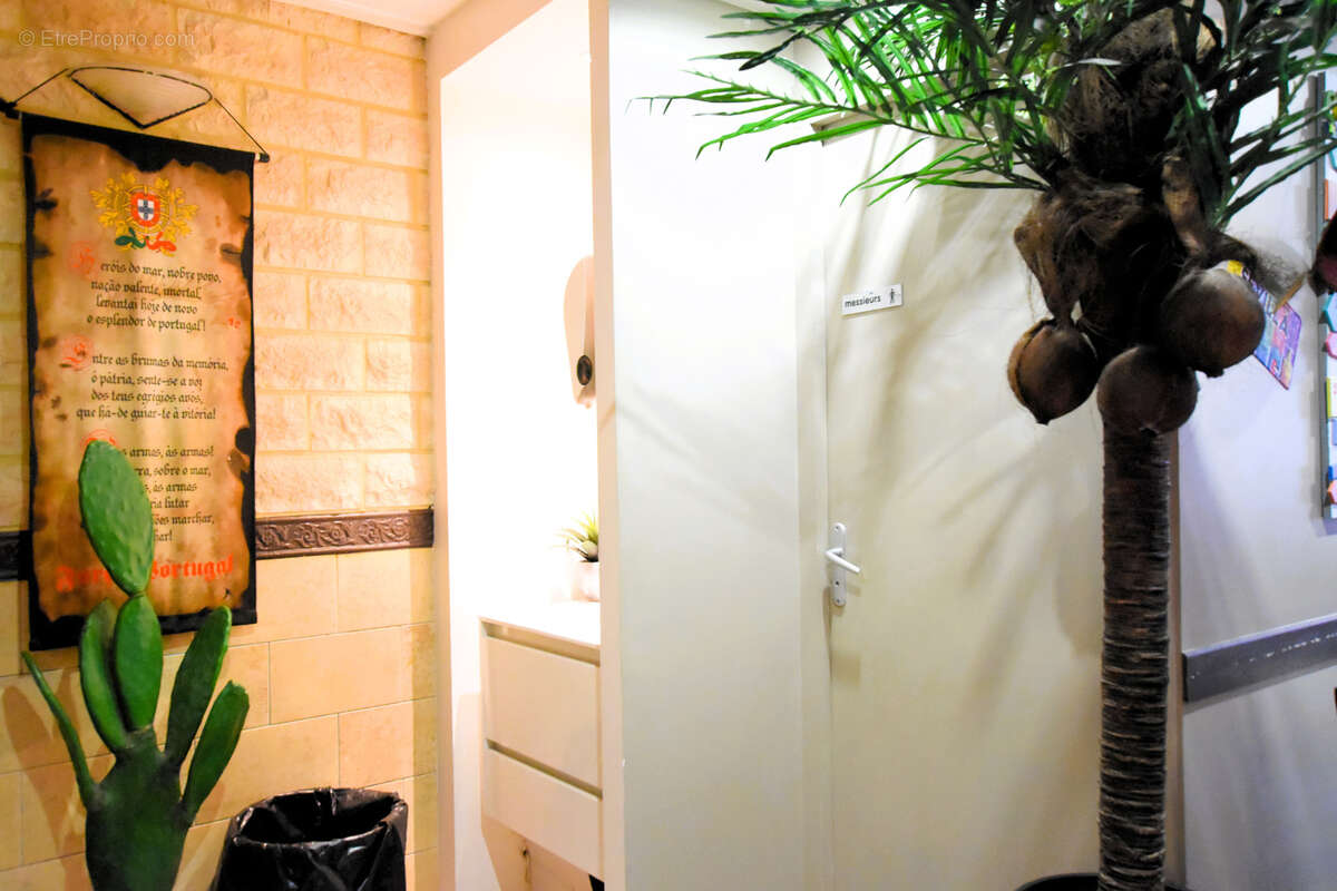 Commerce à LES ESSARTS-LE-ROI