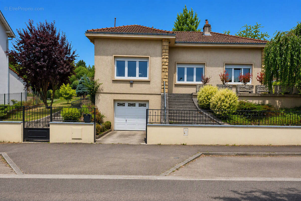 Maison à ARS-SUR-MOSELLE