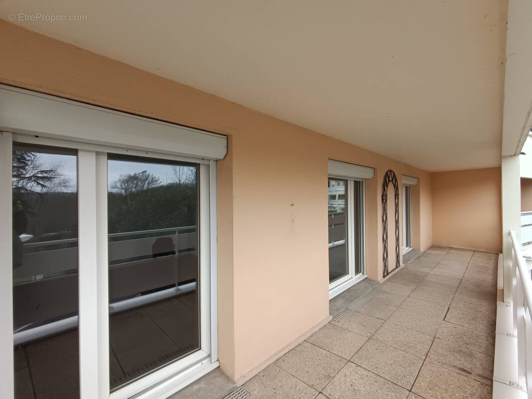 Appartement à VILLIERS-LE-BACLE