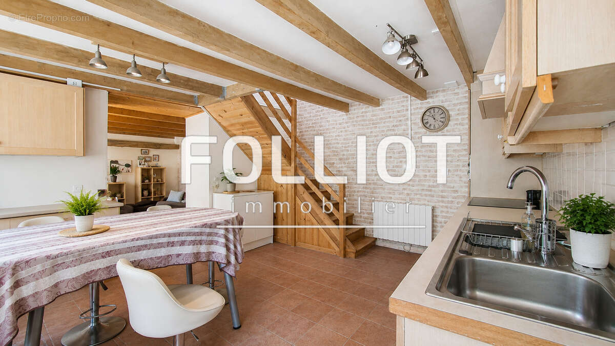 À vendre - Belle maison en pierre à Hudimesnil, à proximité de Bréhal - photo 8
