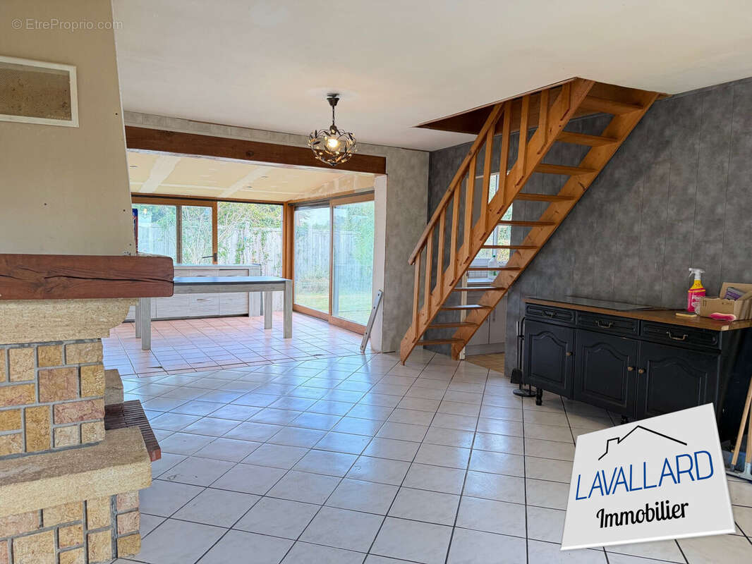 Maison à LE PLESSIER-ROZAINVILLERS