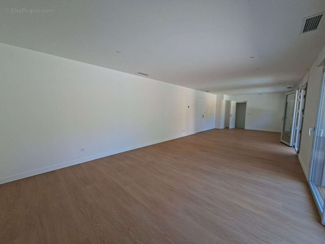 Moliets bourg ! maison entièrement rénovée avec piscine et dépendance - photo 3