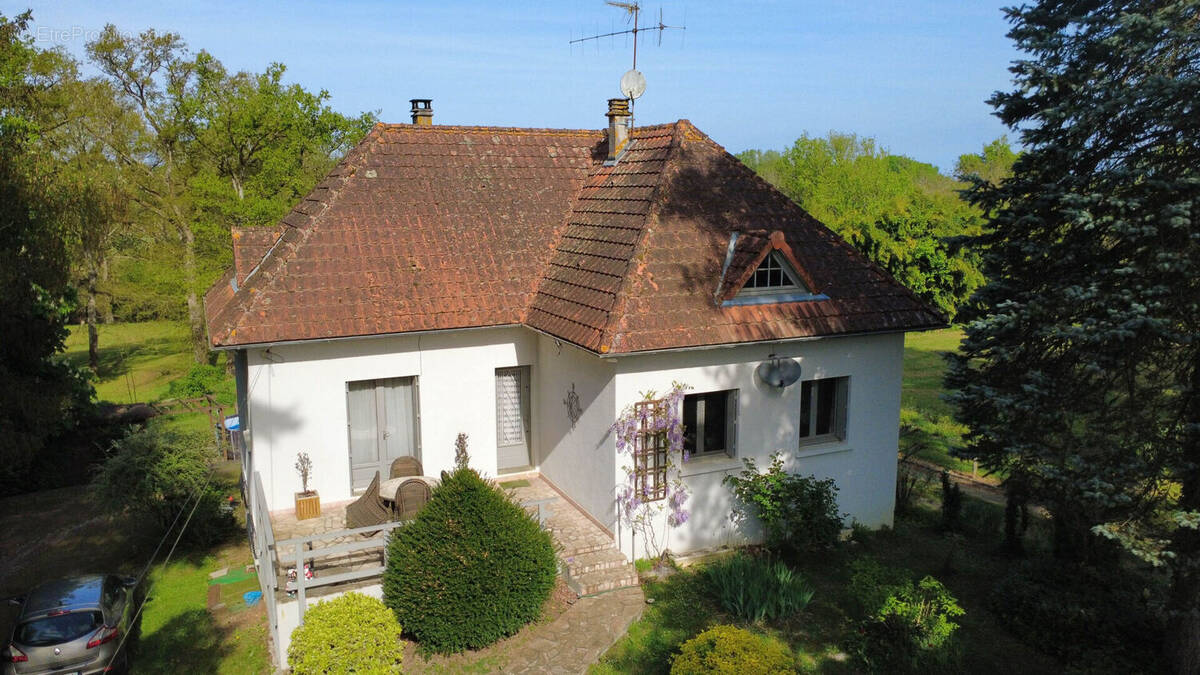 Maison à PRESSAC