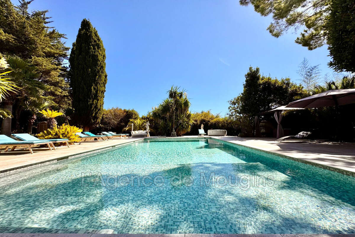 Maison 266 m² à Mougins  - photo 2