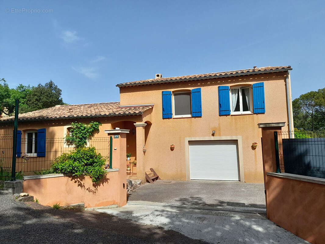 Le Thoronet : charmante villa au calme avec vue et piscine sur terrain clos - photo 2