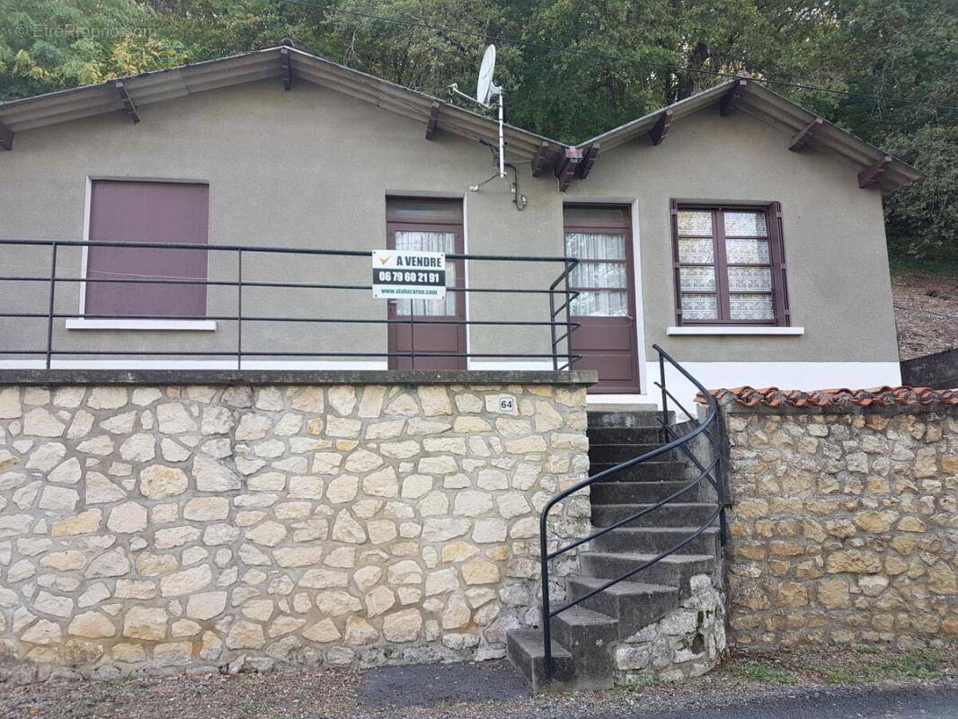 Maison à LA CHAPELLE-MOULIERE