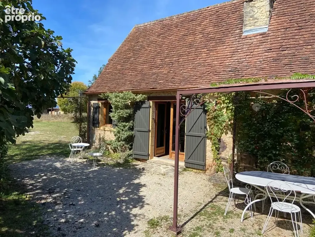 Entre ombre de vigne et douceur de pierre, maison de charme avec 2 chambres et piscine, 10 minutes des commerces - photo 4