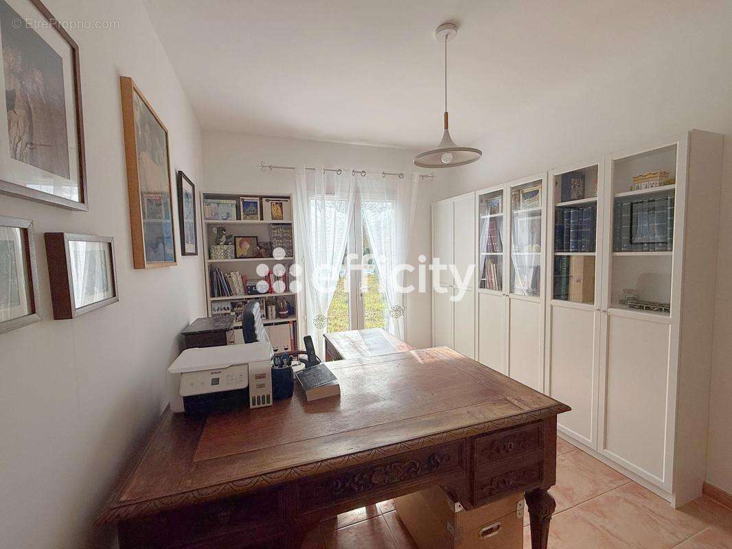 Maison à NANS-LES-PINS