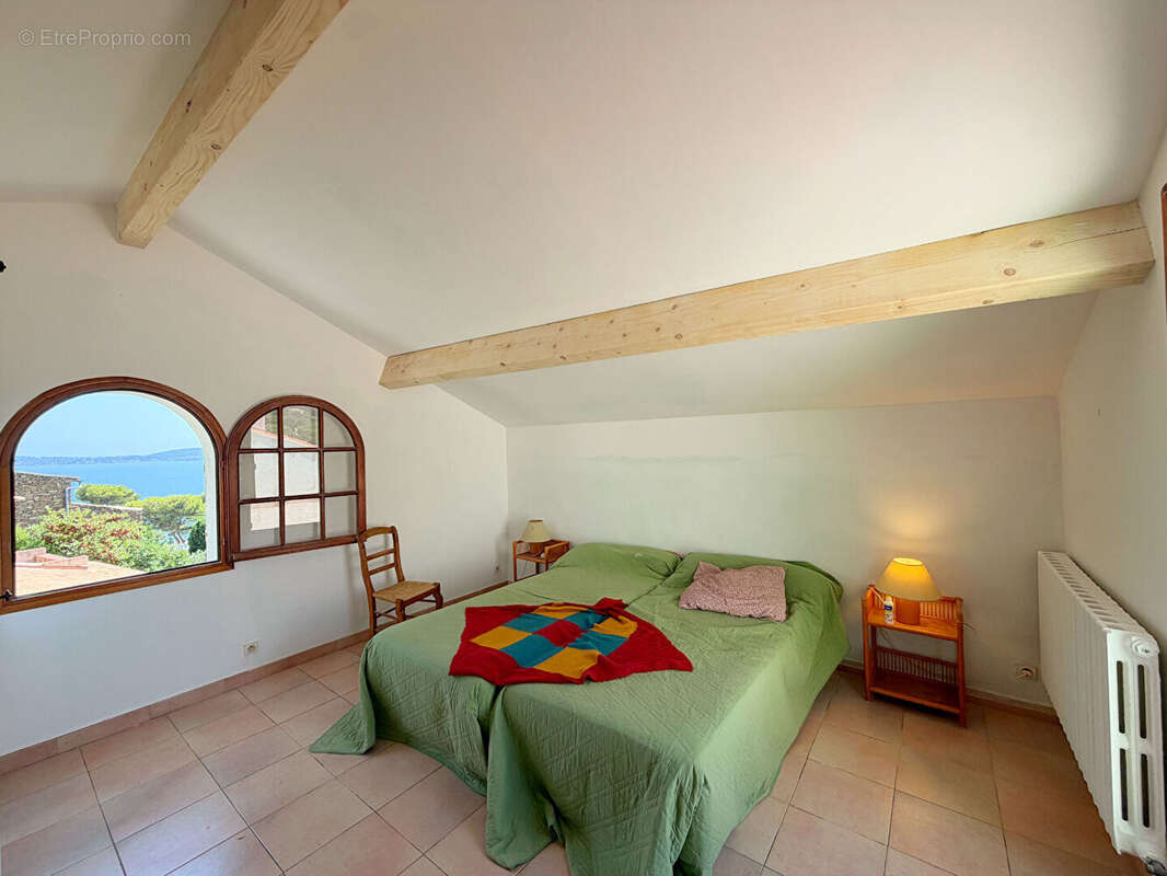 Maison Carqueiranne 6 pièce(s) 155.47 m2 - CARQUEIRANNE Vue Mer Panoramique - photo 4