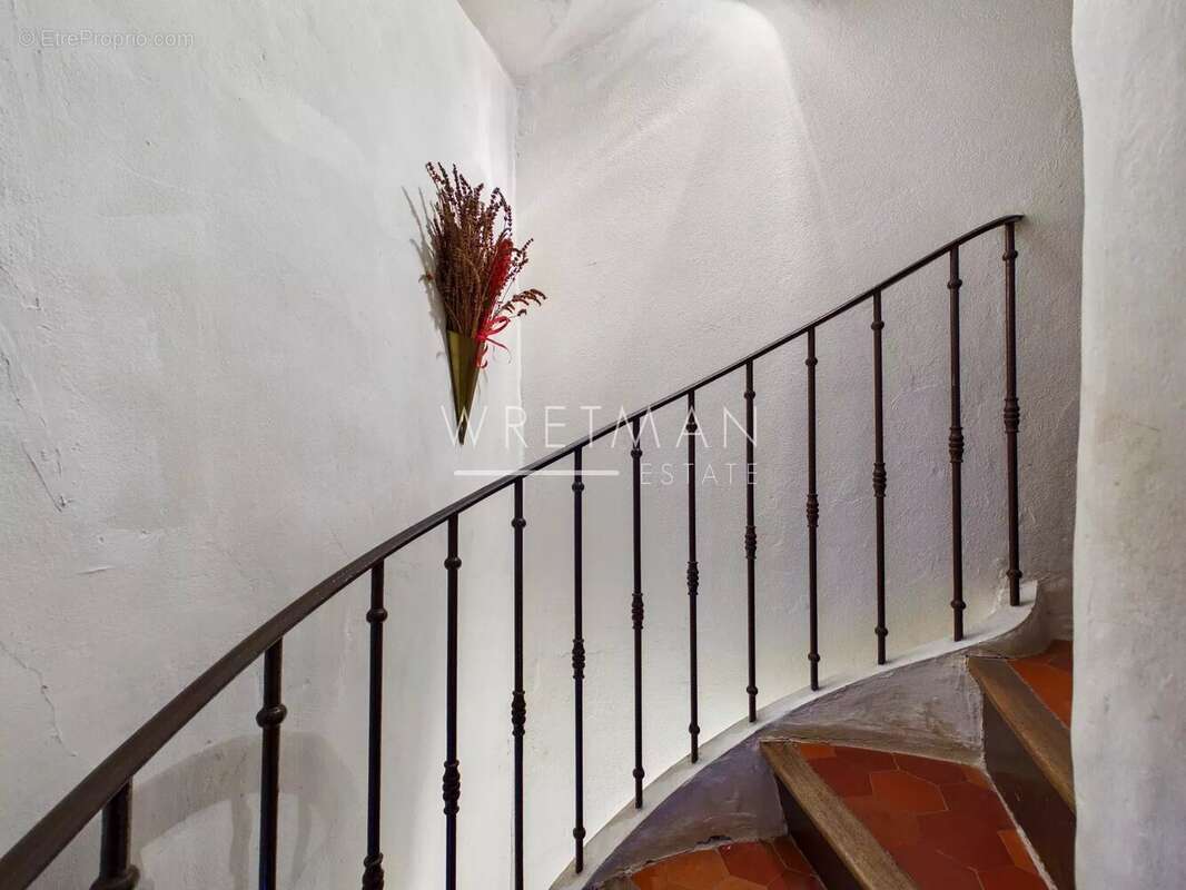 Maison à ROQUEBRUNE-SUR-ARGENS