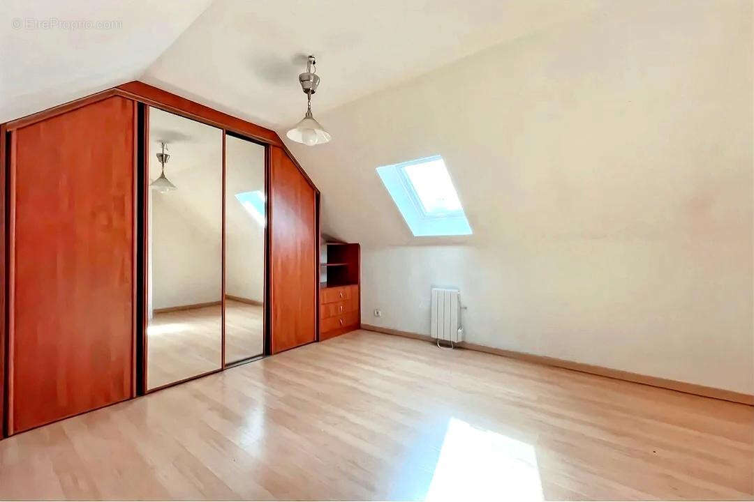 Maison à CRECY-LA-CHAPELLE