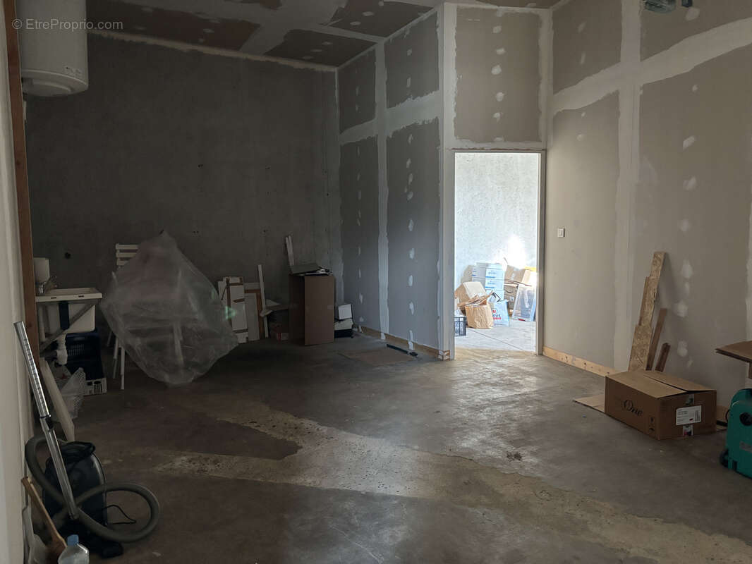 Maison à LE MAYET-DE-MONTAGNE