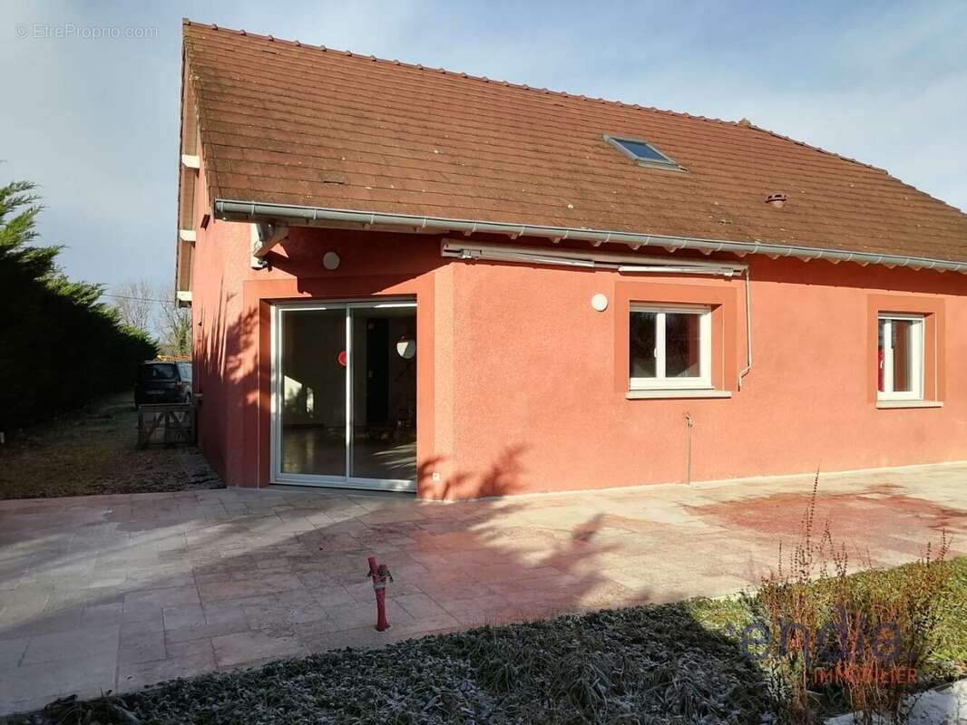Maison à COURLAOUX