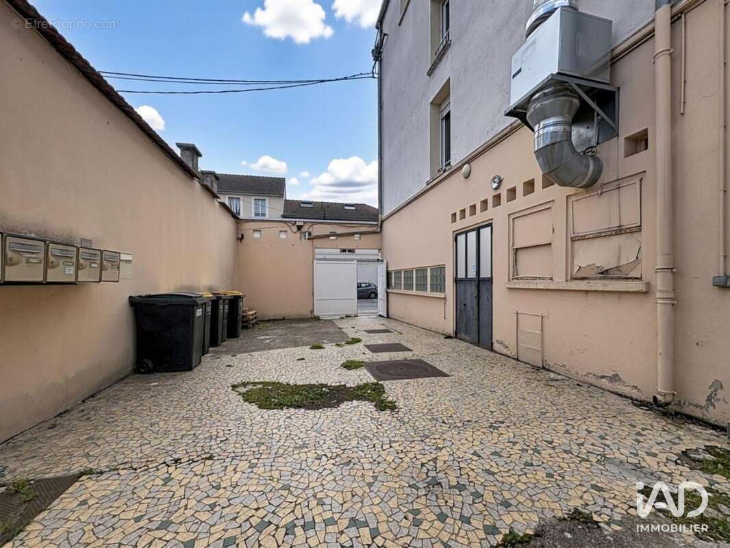 Photo 6 - Commerce à MAGENTA