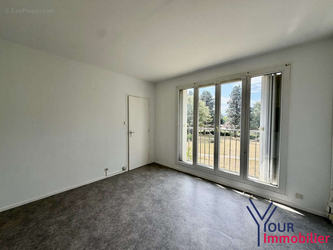 Appartement à GRIGNY