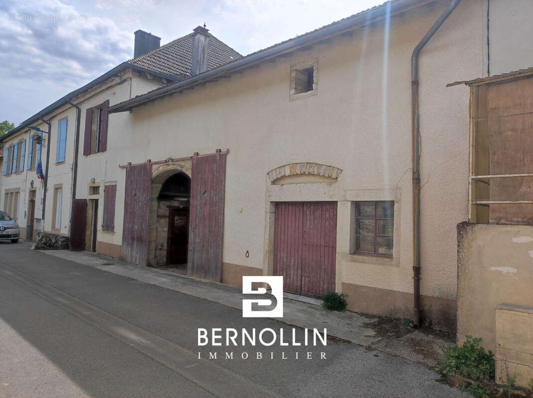 Maison à POUILLAT