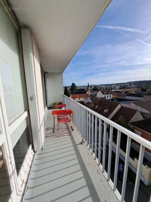 Appartement à FONTENAY-LE-FLEURY