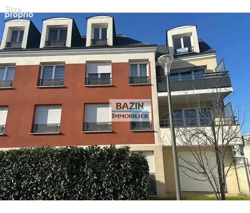 Appartement 53 m² à Sainte-Genevieve-Des-Bois  - photo 1