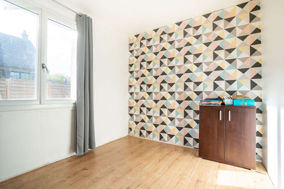 Maison à LE PUY-NOTRE-DAME