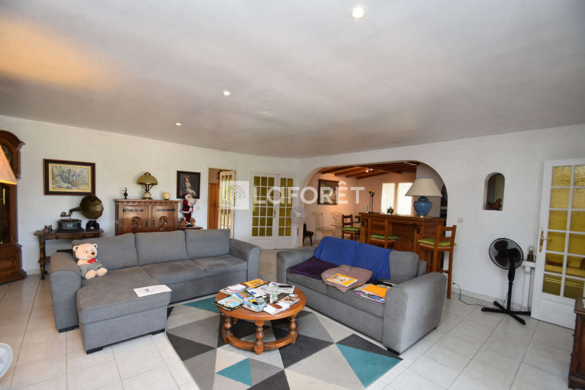 Maison à MONTAUROUX