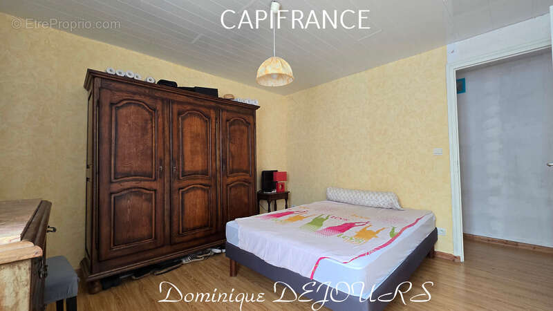 Maison à SAINT-SAUVEUR-DE-MONTAGUT