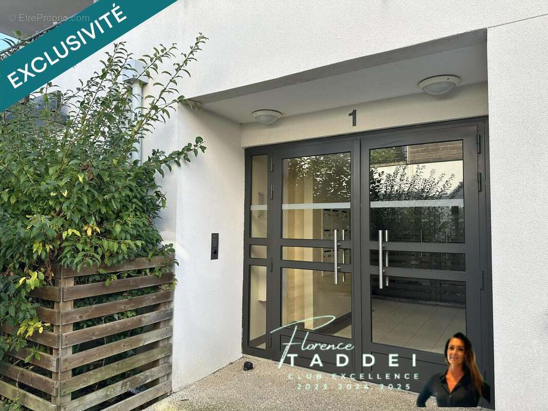 Photo 2 - Appartement à SAINTE-GENEVIEVE-DES-BOIS