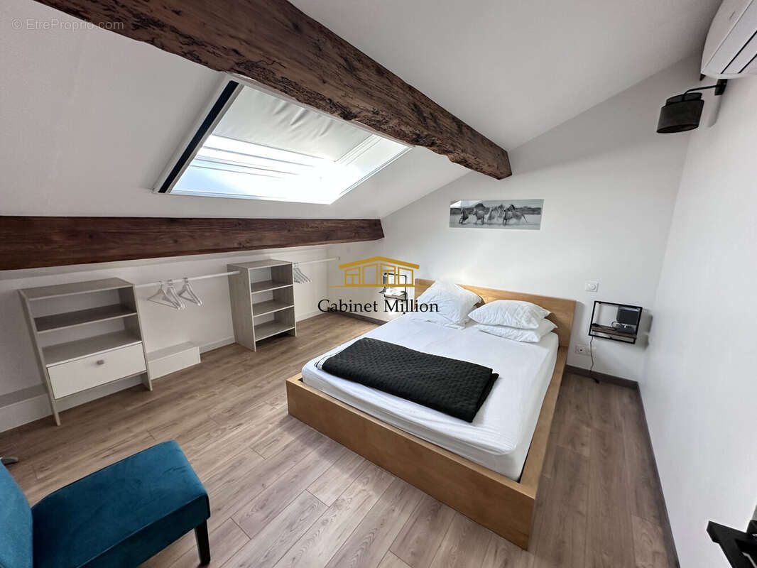 Maison à VIC-LA-GARDIOLE