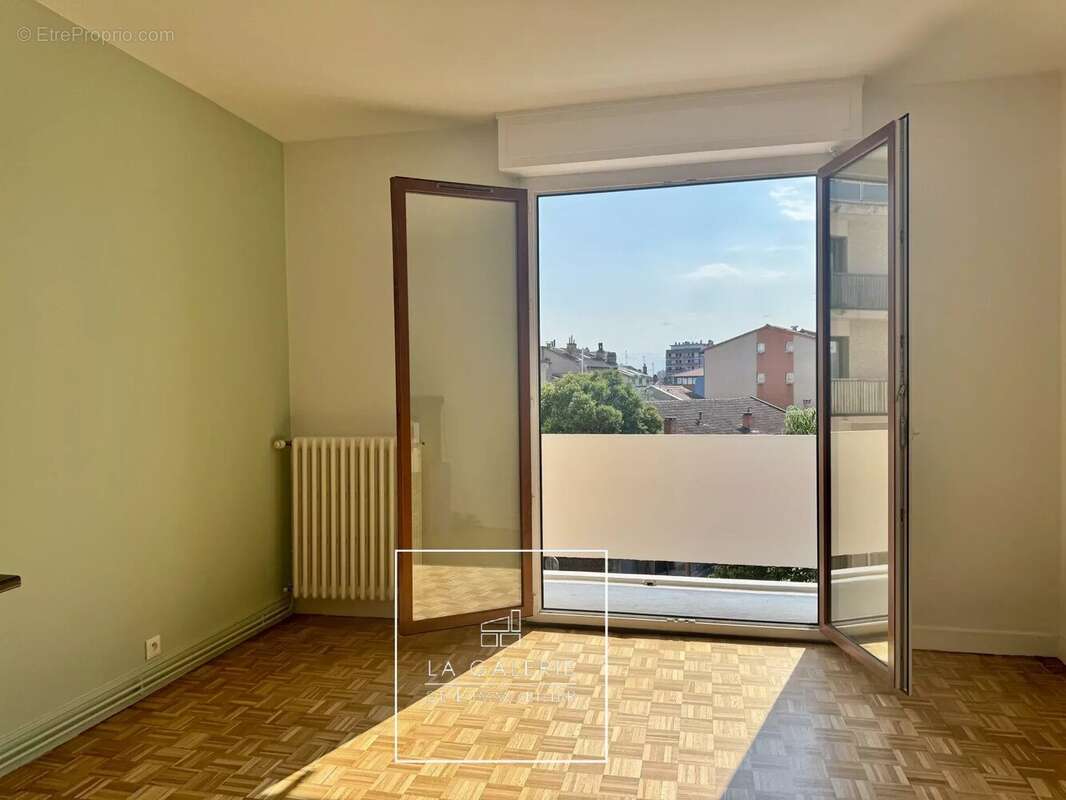 T3 avec balcon et cave rue magendie - photo 9