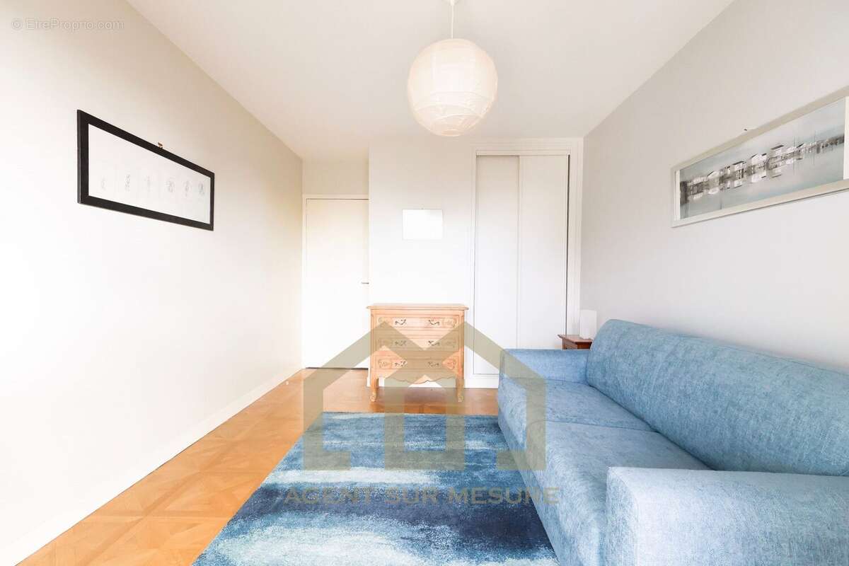 Appartement à CHARENTON-LE-PONT