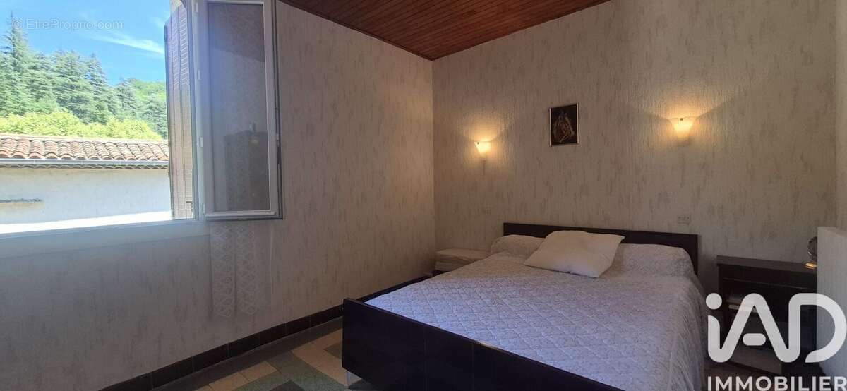 Maison 150 m² à Saint-Laurent-Le-Minier  - photo 7