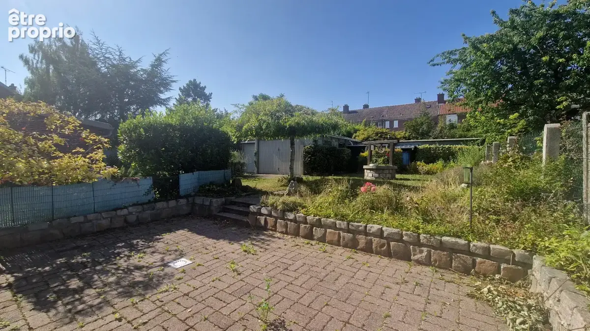 Maison à fort potentiel   100 m2, jardin, 2 garages et 3 chambres - photo 2