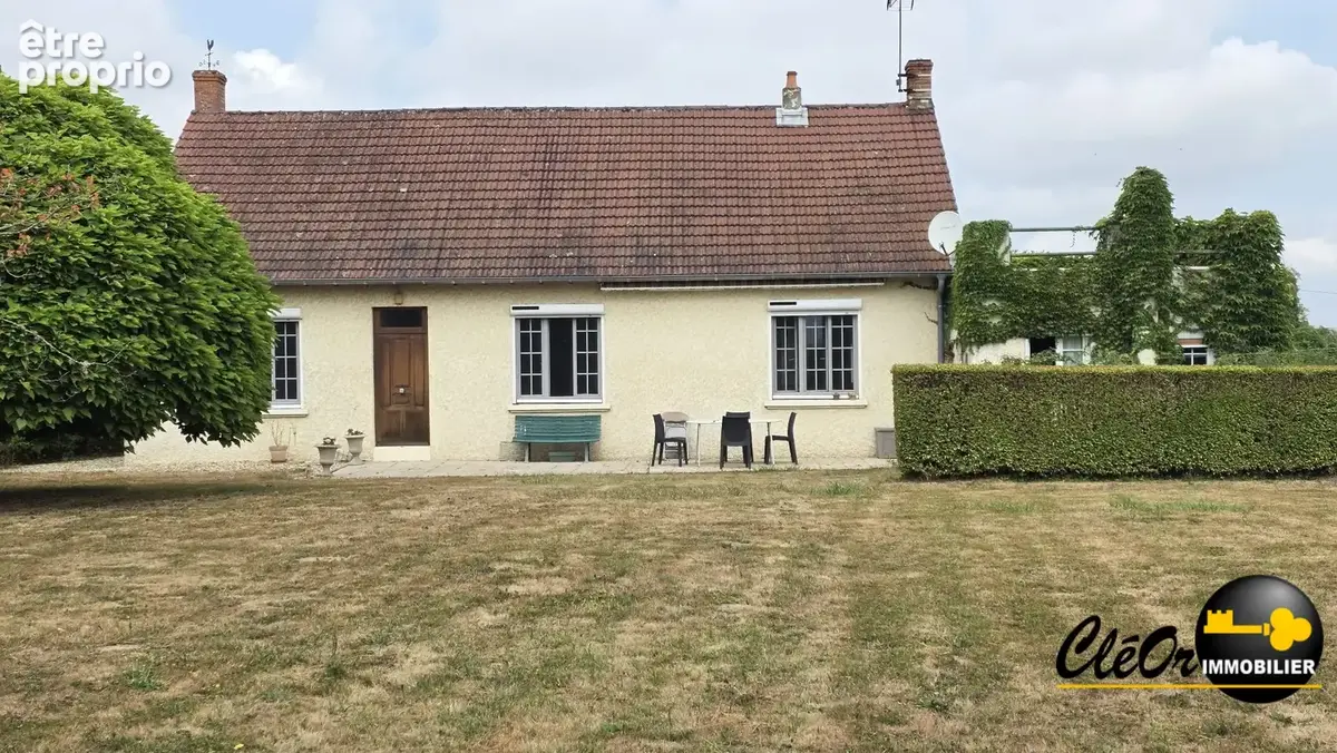Maison à CHARETTE-VARENNES