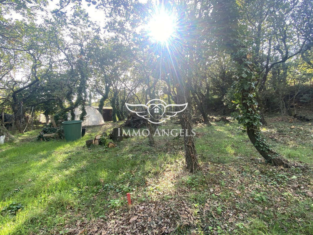 Terrain à CAUMONT-SUR-DURANCE