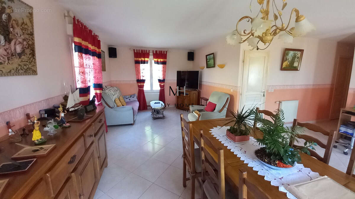 Maison à SAINT-LANGIS-LES-MORTAGNE