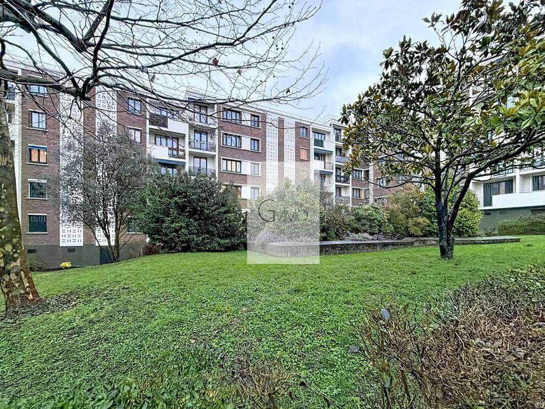 Appartement à L'HAY-LES-ROSES