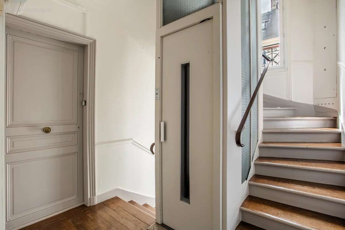 Appartement à PARIS-19E
