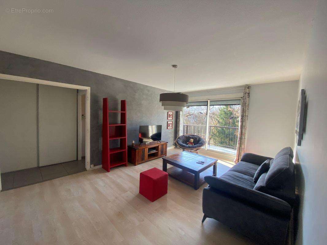 Appartement à MOIRANS