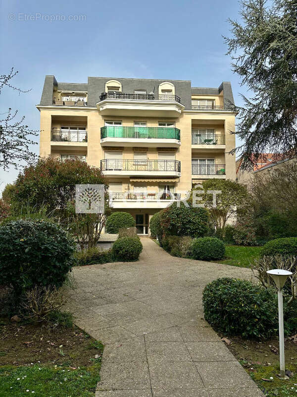 Appartement à LE PERREUX-SUR-MARNE