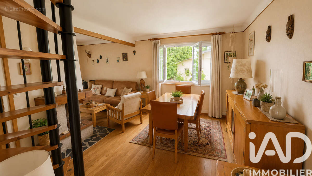 Maison 80 m² à Saint-Jean-De-La-Ruelle  - photo 3