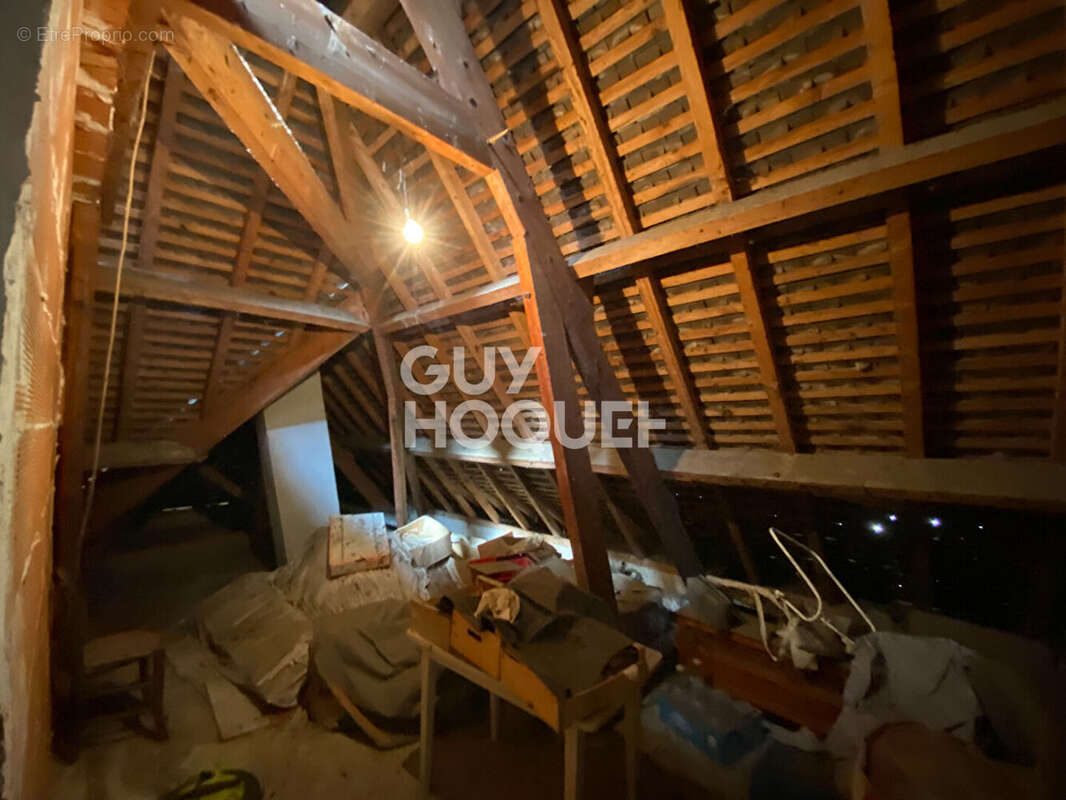 Maison à SAINT-MEDARD-DE-GUIZIERES